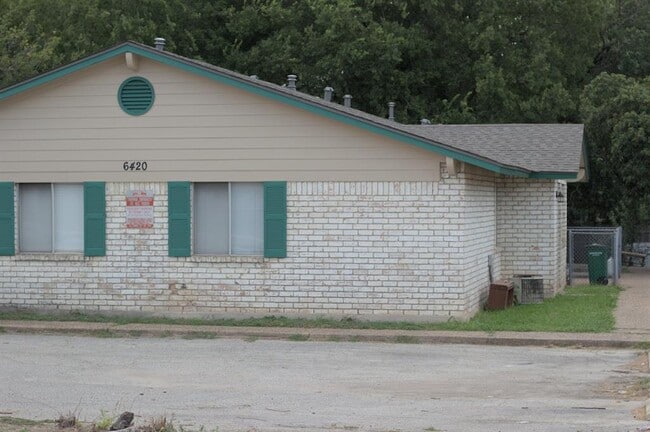 Building Photo - 6420 S 1st St Rental
