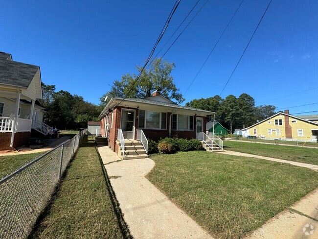 Building Photo - Nice 2 Bed 1 Bath Duplex unit in Salisbury... Rental