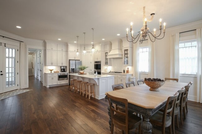 Photo - 237 Stephens Valley Blvd