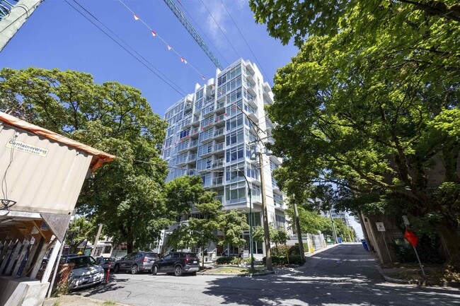 Building Photo - 2550 Spruce St