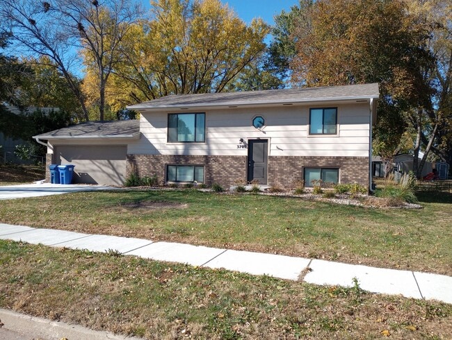 Photo - Three bedroom two bathroom house for rent