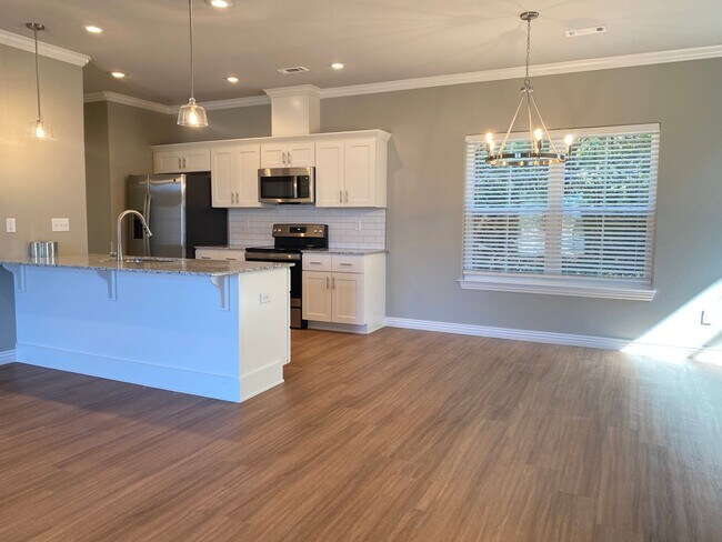 Photo - 2021 N Penelope Ln