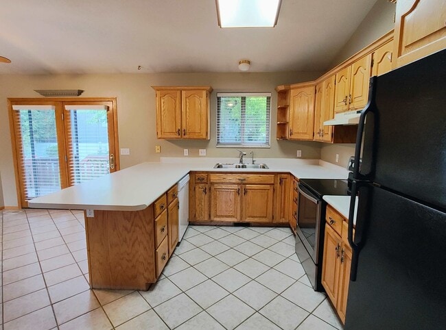 Photo - 5 BD 3 BA 2900 sq ft HOME IN DRAPER.