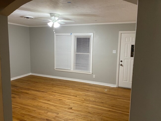 Photo - 1805 Brook Hollow Dr