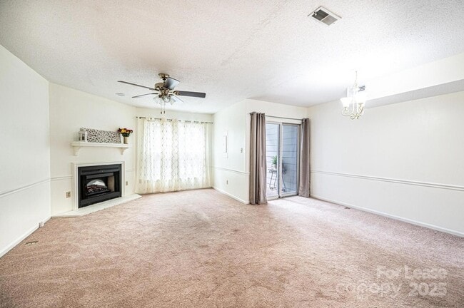 Photo - 617 College Ave SW