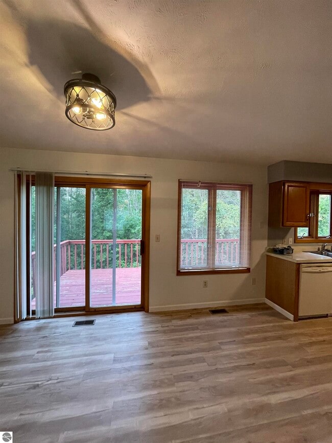 Photo - 4227 Summerhill Rd