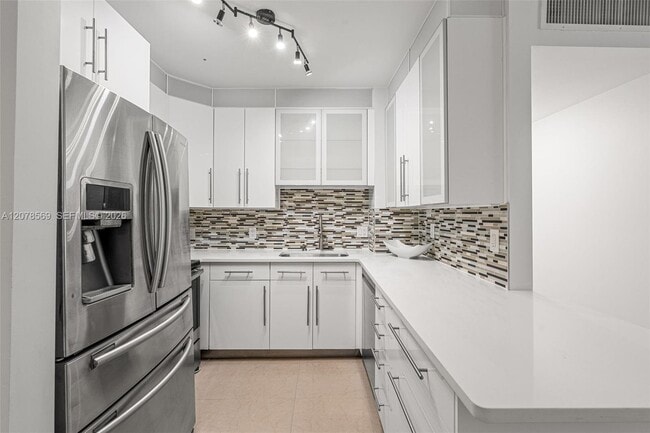 7441 Wayne Ave Unit 1R