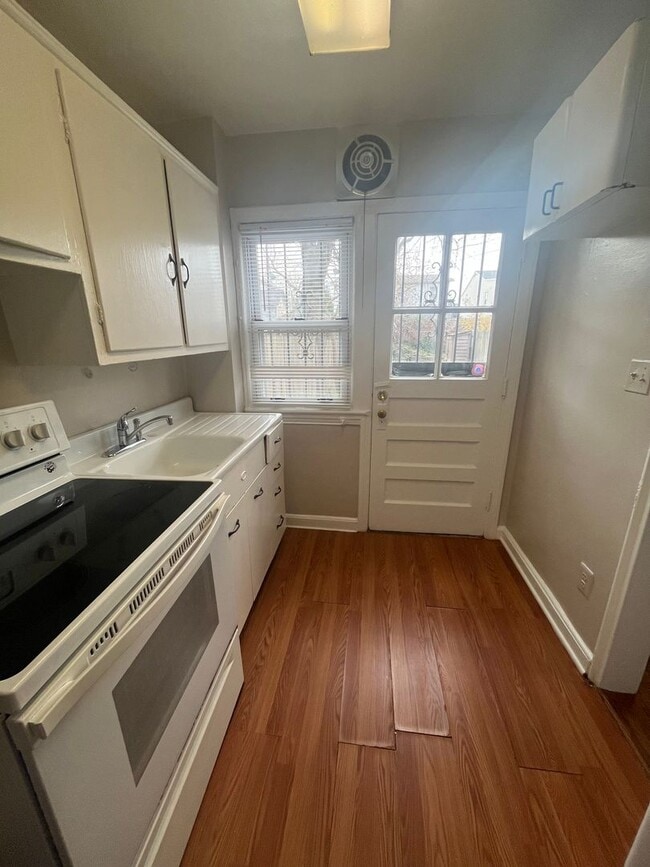 Photo - 409 Laverne Ave