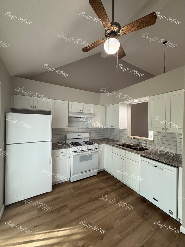 Photo - 8957 Hauser St
