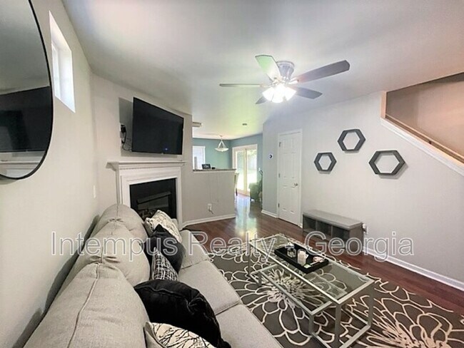 Photo - 238 Oak Grove Way