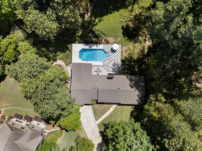 Photo - 4470 Chatworth Ct NE