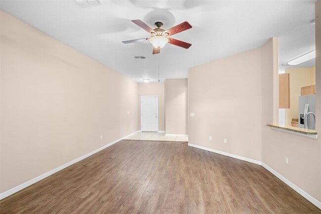 Photo - 1519 Priory Cir
