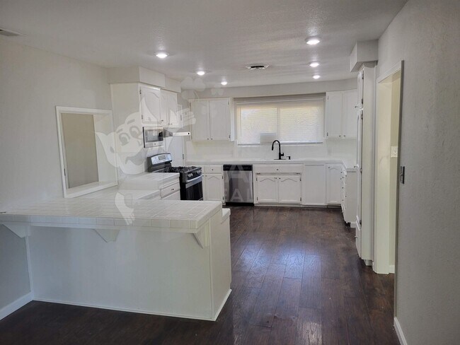 Photo - 3 Bedroom/ 3 Bathroom COUNTRY HOME