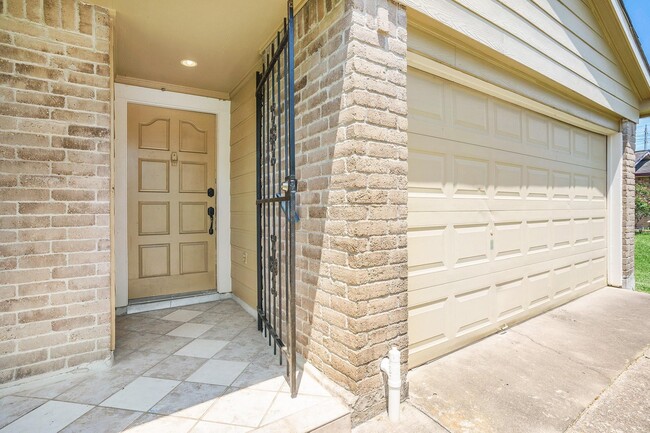 Photo - 6319 Hollow Pines Dr