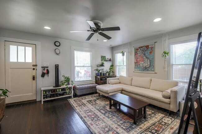 Photo - 3111 Robinson Ave