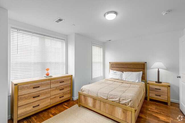 2BR, 2BA - 987SF - Primary Bedroom