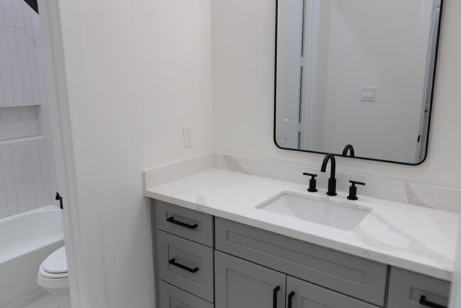 Building Photo - 3909 Maggie St