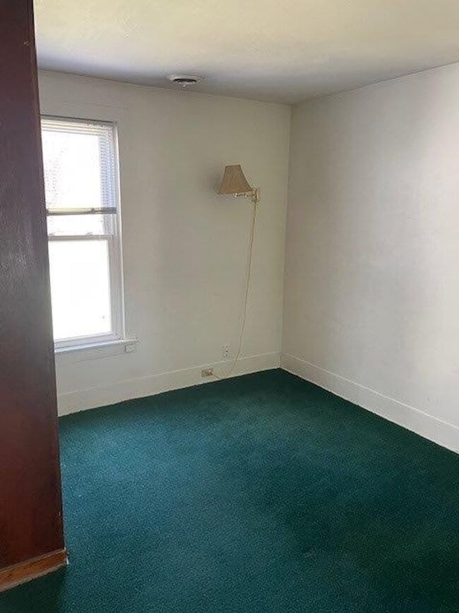 Photo - Cozy 2 Bedroom 1 Bath With Detached Double...