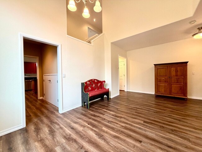 Photo - Beautiful Home in the Sought After Arbor Crossing Subdivision~ Soaring Windows with Great Natural...