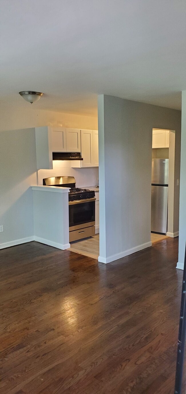 538 W 7th St