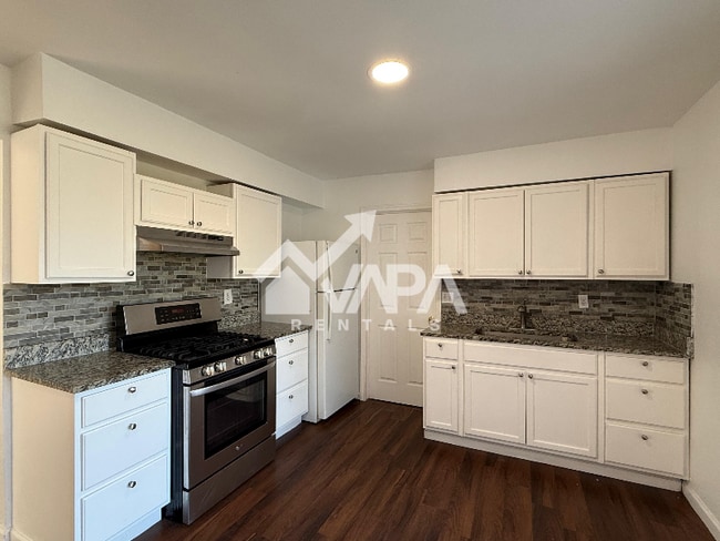 Photo - 5331 Bakersfield St