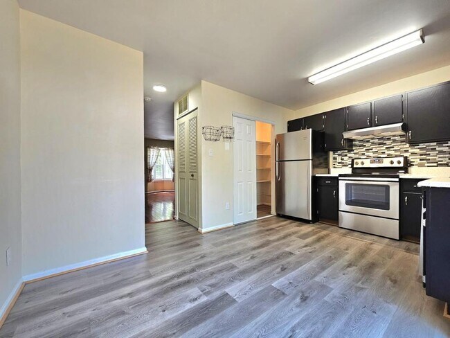 Photo - 8561 Southlawn Ct