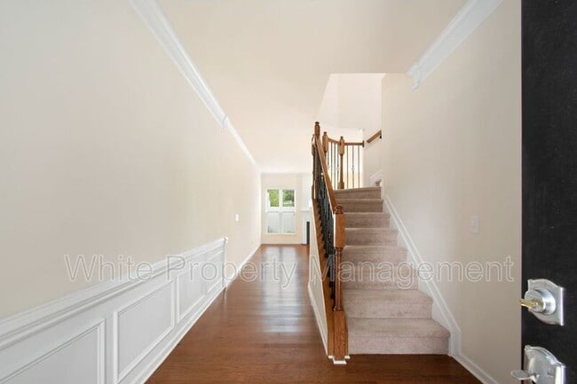 Photo - 15648 Canmore St