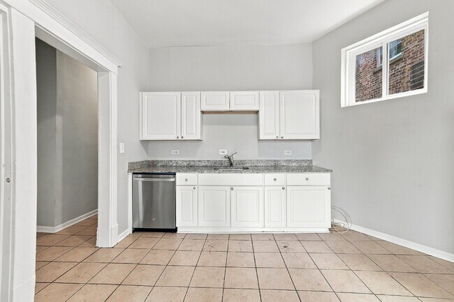3131 W Augusta Blvd