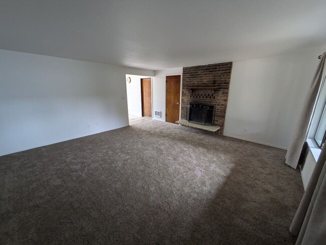 Photo - 7816 Samurai Dr SE