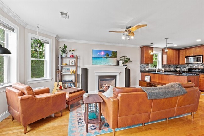 Building Photo - 7 Fox St Unit 1