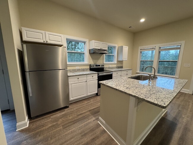 Photo - New Construction in North Hall for Rent!