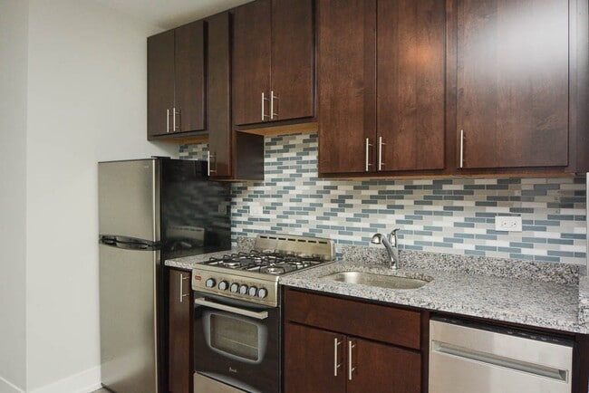 Photo - 533 W Belden Ave Unit 701B