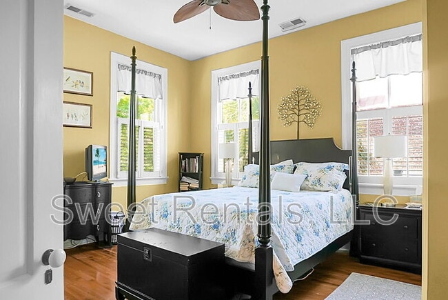 Building Photo - 6 Wentworth St