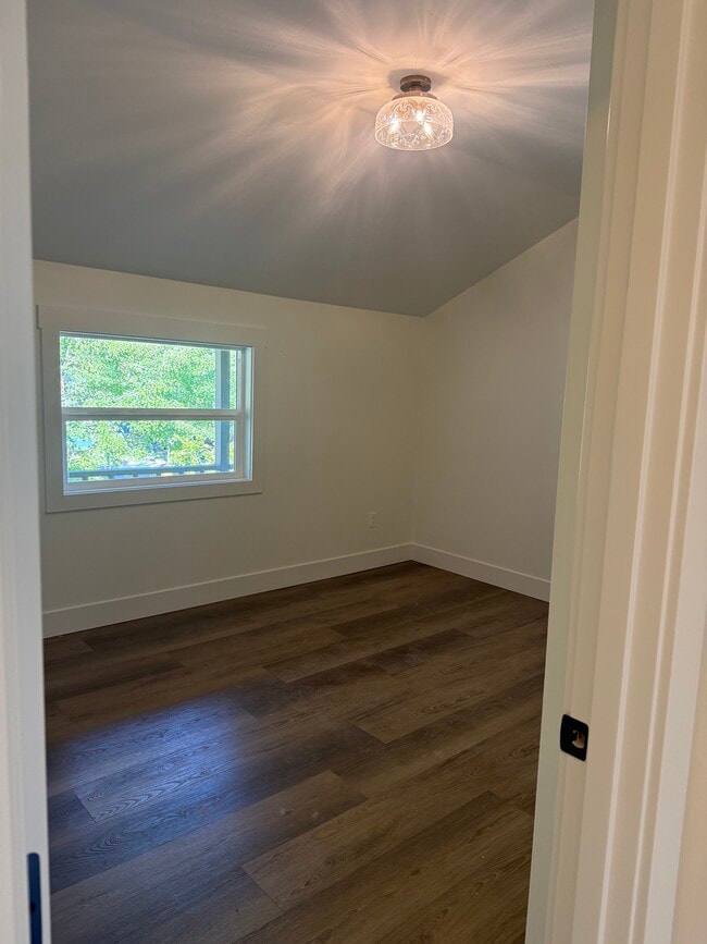 Bedroom 1 - 1539 Villard St
