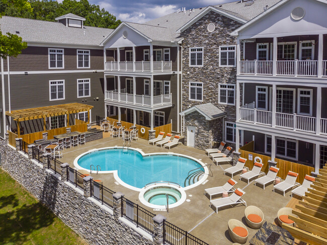 Building Photo - The Club at Waters Edge (Luxury Apartments)