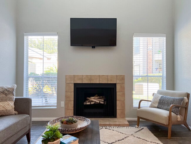 Sala de estar - Broadstone at Briar Forest