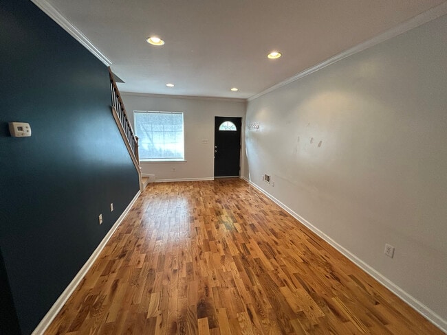 Photo - 2027 E Sergeant St