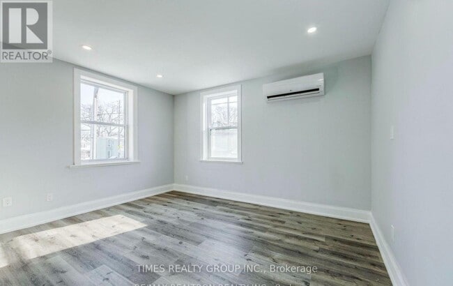 Photo - 1480 Dundas St E Unit 5