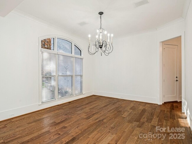 Photo - 5516 Hardison Rd