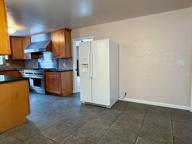 1608 Ronald Ct
