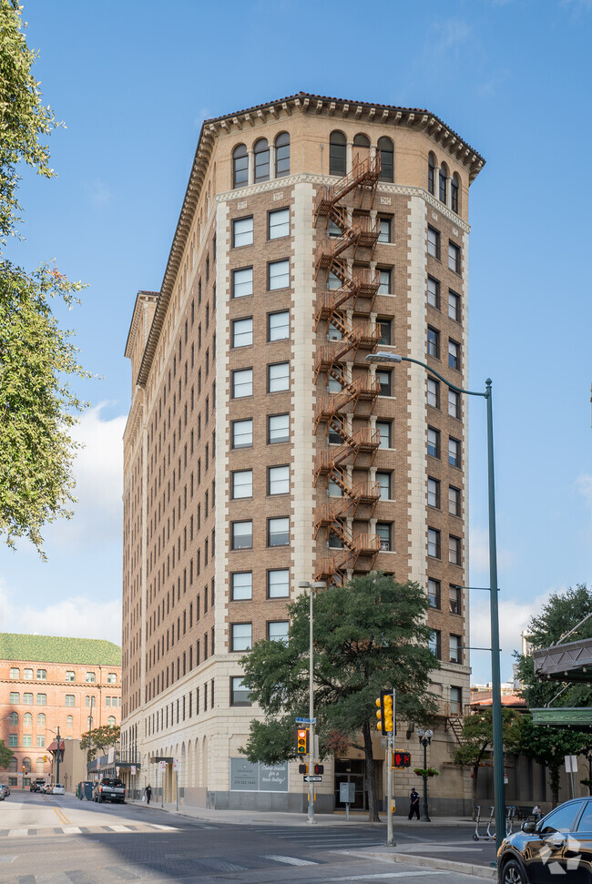 Building Photo - Granada Senior Living Rental