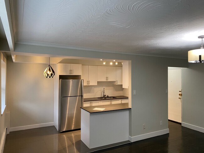 Photo - MIMICO WATERFRONT PARK, UNIQUE RENOVATED ART DECO BUILDING BY AWARD WINNING DESIGNER Unit 5