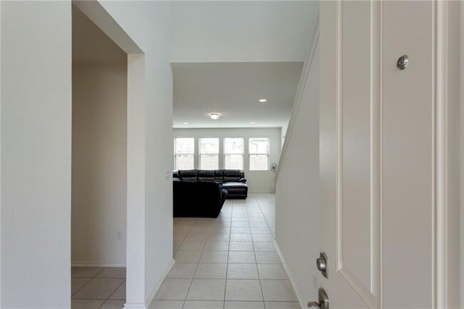 9109 Garnet Dr