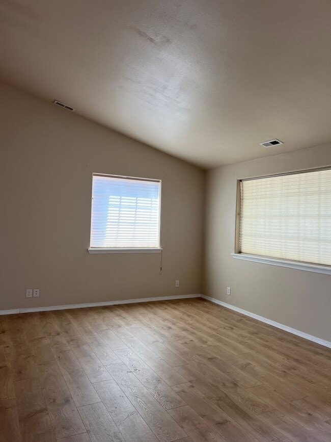 Photo - 3 bed 2 bath Home with Huge Backyard!