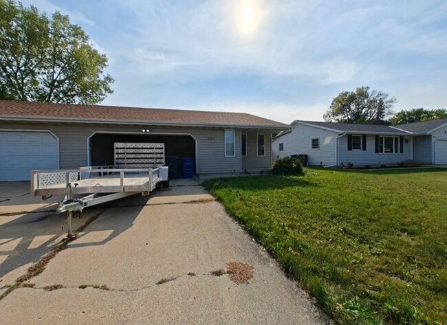 Building Photo - 2239 Crary St Rental