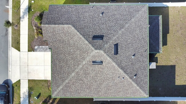 Photo - 682 Heritage Square Dr