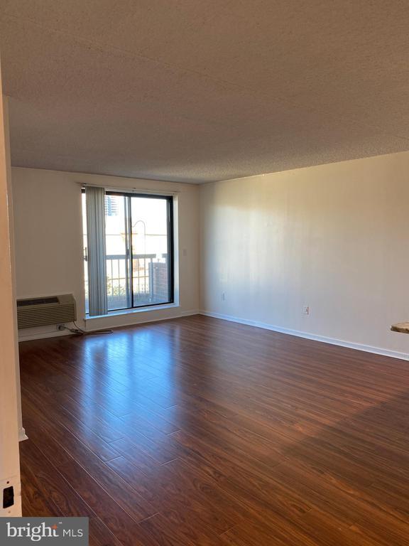 Photo - 200 Lombard St Unit 633