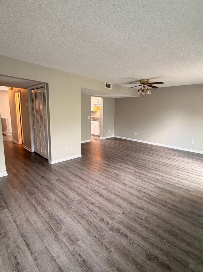Photo - FOR RENT