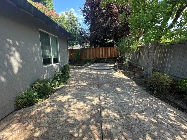 Back yard. - 6632 Maple Creek Dr