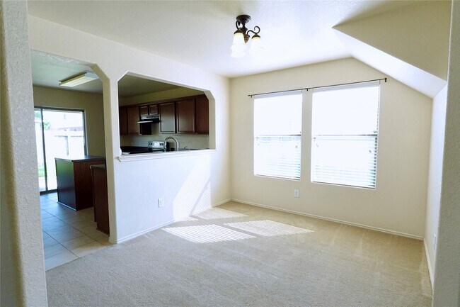 Photo - 1323 Kane Ct